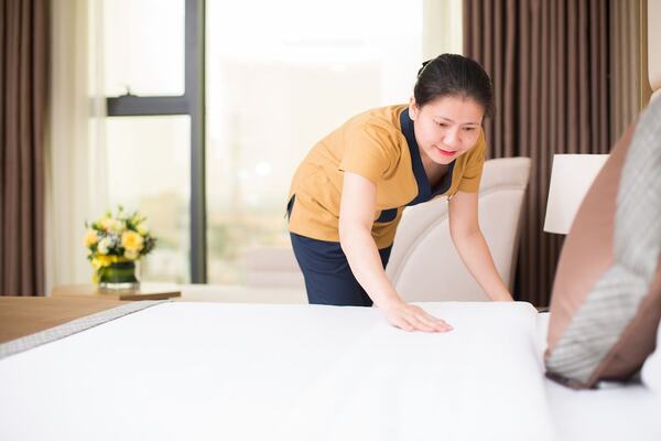 Tuyển dụng nhân viên buồng phòng