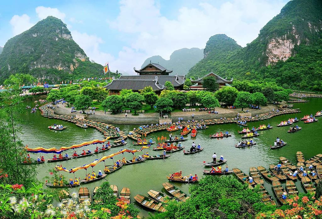 Gợi ý các địa điểm tham quan nổi tiếng khi đi du lịch Ninh Bình